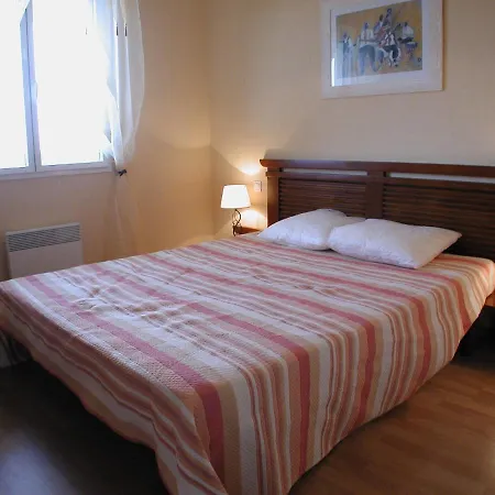 Charming With Dishwasher Located At A Golf Course